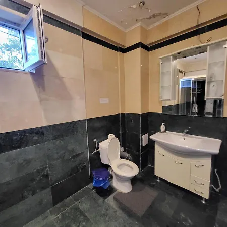 Monza National Arena Mega Mall Ap * Bukarest